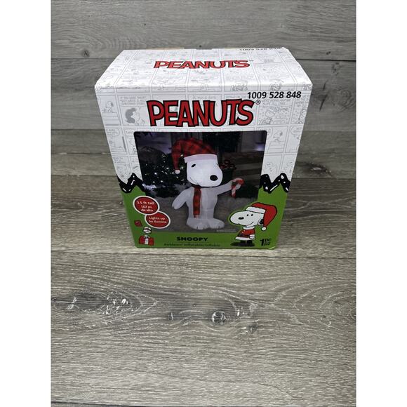 Snoopy Peanuts Christmas Self Inflatable 3.5' Tall LED Gemmy Santa Toy Sack - Picture 1 of 6